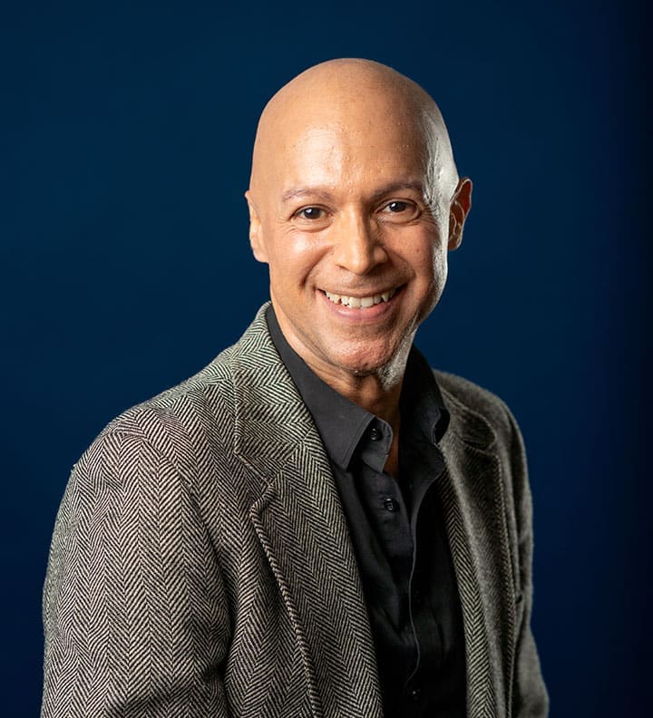 “What role does the thinking, feeling Christian stand to play, however, in the work of healing?”  In his courses, Dr. Erick Sierra seeks to boldly confront this fractured condition as it presents itself in 20th century literature.